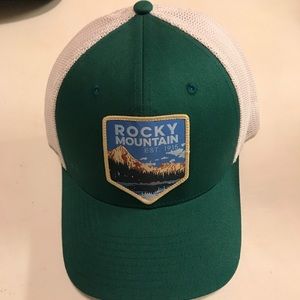 Columbia Rocky Mountain Flexfit trucker hat